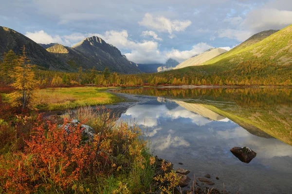 Magadan Bölgesi Kolyma Görünmez Göl — Stok fotoğraf