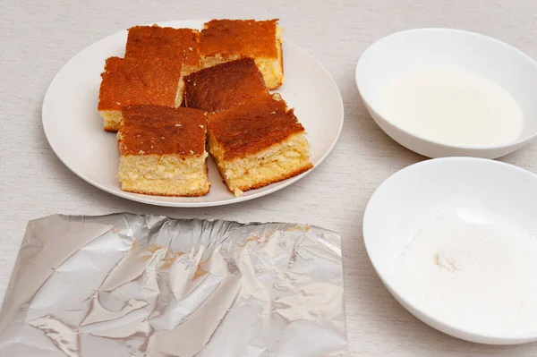 Tradiční Brazilský Dezert Známý Jako Bolo Gelado Krok Krokem Krájený — Stock fotografie