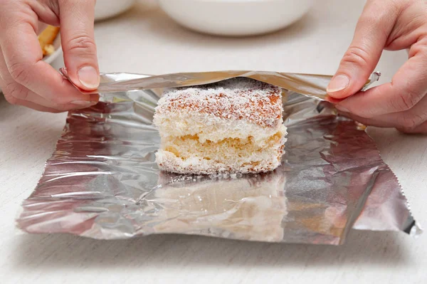 Traditioneel Braziliaans Dessert Bekend Als Bolo Gelado Stap Voor Stap — Stockfoto