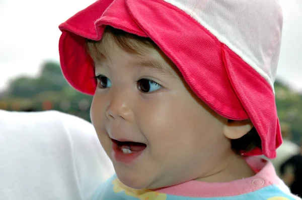 Close Beautiful Baby Asian Girl Smiling — Stock Photo, Image