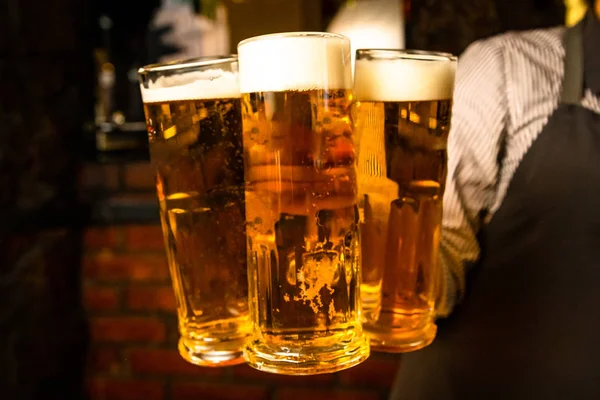 Bier in bar en vrije ruimte voor uw decoratie — Stockfoto