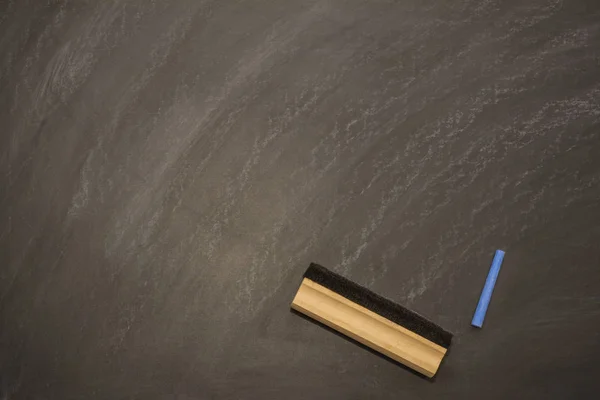 Black Chalkboard Blue Chalk Eraser Blackboard Texture — Stock Photo, Image
