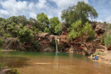 Küçük doğal şelale Pego yapmak Inferno adlı eserinde Tavira adlı Algarve Portekiz