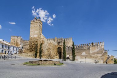 Carmona, Sevilla, İspanya, Temmuz 217: Görünüm Carmona Sevilla kapısında. Carmona Seville eyaletinin Güney-Batı İspanya bir şehirdir.
