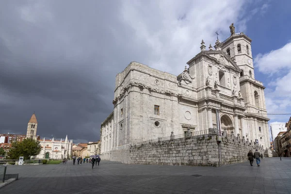 Valladolid, İspanya, Nisan 2017: The Cathedral fo Valladolid, İspanya şehir