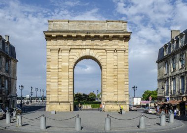 Bordeaux, Fransa, Eylül 2014: bir yaz günü sırasında Burgundy Kapısı (Porte de Bourgogne) mimari detay