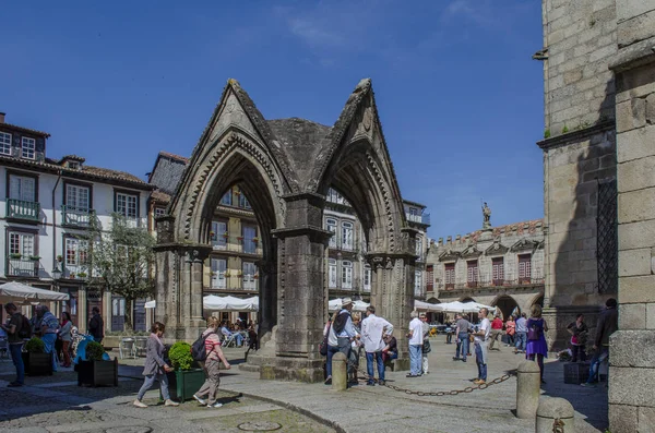 Monumento al Salado en la Plaza Oliveira, en el centro histórico de Guimar — Foto de Stock