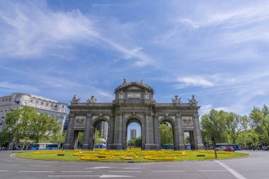 Madrid, İspanya, Nisan 2017: Citidel Madrid İspanya Avrupa'nın inşa ilk modern sonrası Roma zafer takı kapısıdır.
