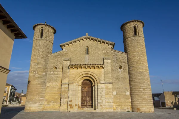 Fromista 帕伦西亚 西班牙 2015年12月 Fromista 的罗马式教会的门面在途中对圣地亚哥 — 图库照片