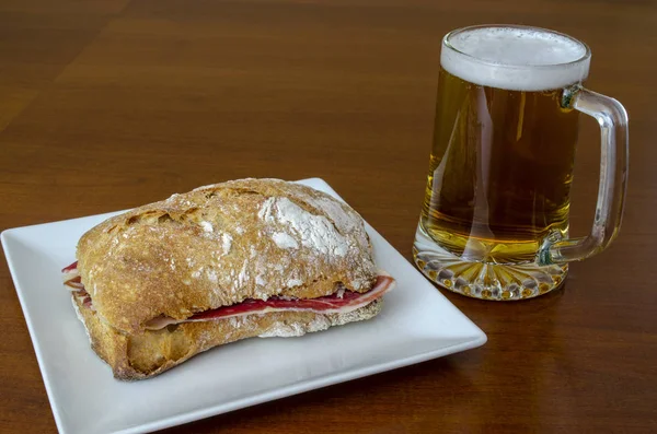 Tapas Típicas Españolas Sándwich Jamón Ibérico Cerveza — Foto de Stock