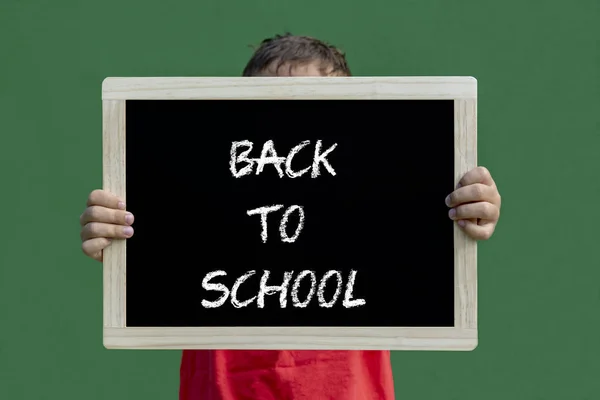 Scholier Kleine Bord Met Tekst Terug Naar School Houden Tegen — Stockfoto