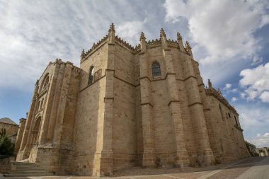 Zamora, İspanya, Ağustos 2015: Zamora Katedrali kapının üzerinden de la Plata şekilde Santiago İspanya