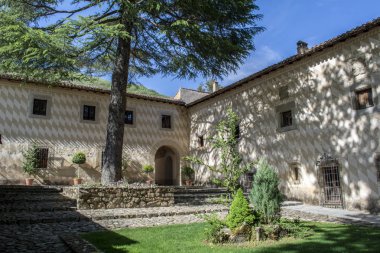 Cuacos de Yuste, Caceres, İspanya, Nisan 2015: Extremadura Caceres il içinde Yuste Manastırı