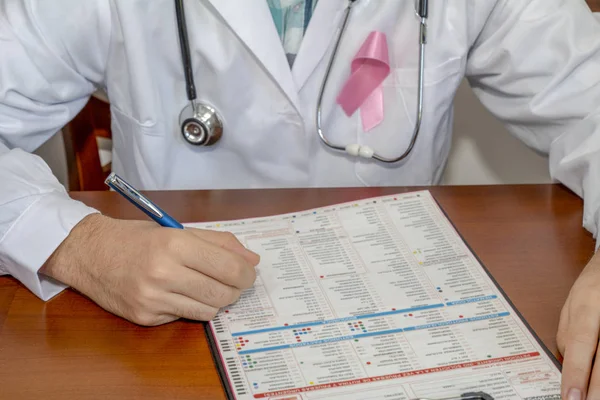 Cinta Rosa Para Conciencia Del Cáncer Mama Médico Consultorio Médico — Foto de Stock