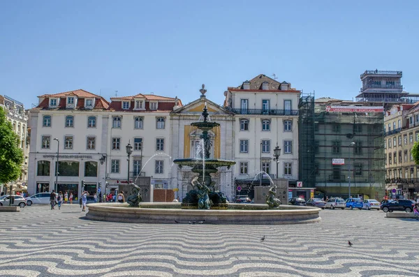 Lisboa Portugal Agosto 2013 Plaza Rossio Con Fuente Situada Barrio — Foto de Stock