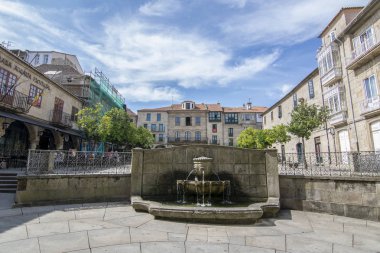Pontevedra, Galiçya, İspanya; Eylül 2018: Pontevedra tarihi merkezi Teucro meydanında Çeşmesi