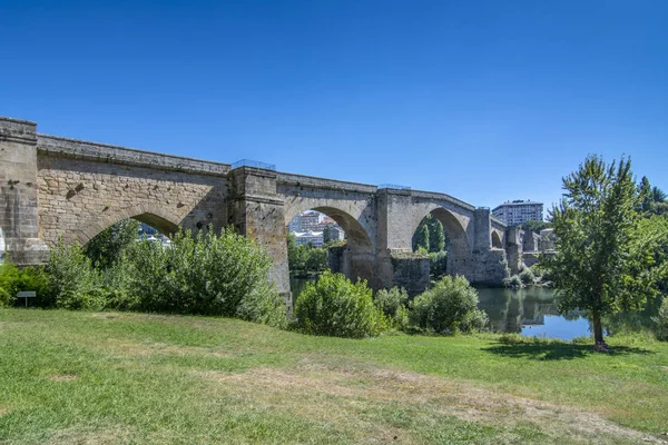 Puente Romano Sobre Río Mino Pasar Por Ciudad Ourense — Foto de Stock