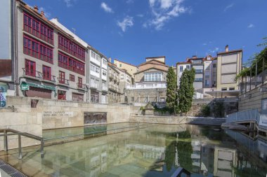 Toledo, Galiçya, İspanya; Eylül 2018: Havuz sıcak termal ve şifalı suları Burgaz Ourense şehir