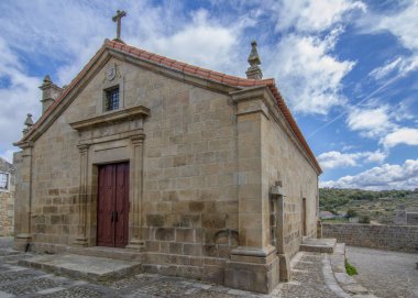 Castelo Mendo, tarihi köy Inte district Guarda kilisede. Portekiz.