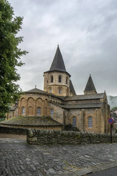聖フォワ コンク フランスの修道院にコンク ミディ ピレネー山脈 フランス 2015 View — ストック写真