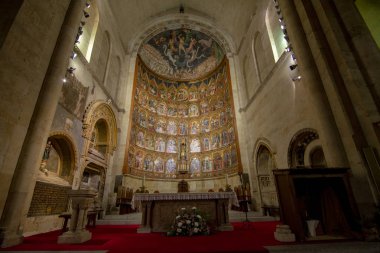 Salamanca, İspanya - Aralık, 2016: Altarpiece eski Salamanca Cathedral