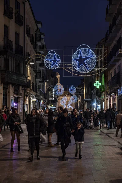 Salamanca Spain December 2018 Beautiful Christmas Lights Busy Street Christmastime — Stock Photo, Image