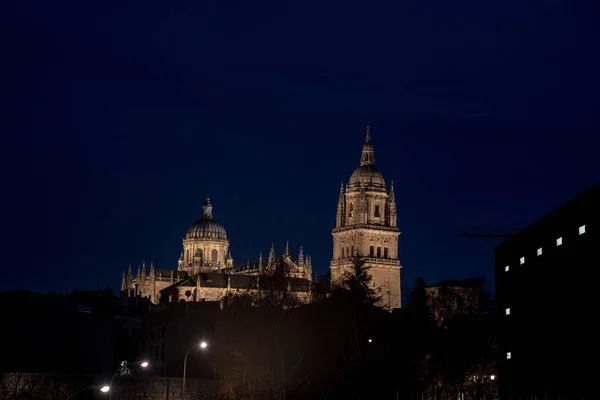 Salamanca Spagna Dicembre 2018 Vista Notturna Della Cupola Della Torre — Foto Stock