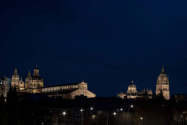 Salamanca Spagna Dicembre 2018 Vista Notturna Della Cupola Della Torre — Foto Stock