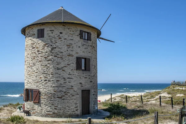 Apulië Esposende Portugal Augustus 2018 Oude Windmolens Opslagplaatsen Strand Van — Stockfoto