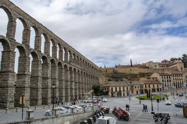 Segovia Spanien Mars 2015 Landskapet Acueduct Segovia Och Gamla Byggnaden — Stockfoto