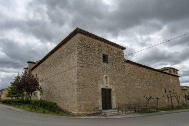 Penaranda de Duero, Burgos, İspanya Nisan 2015: Franciscan Conceptionist anneler, Penaranda de Duero'Burgos, İspanya eyaletinde Manastırı ve cephe görünümü