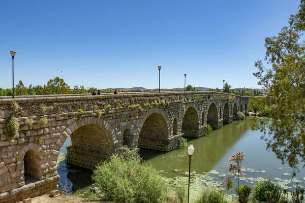 Merida Badajoz Spanien Maj 2015 Antik Romansk Bron Över Floden — Stockfoto