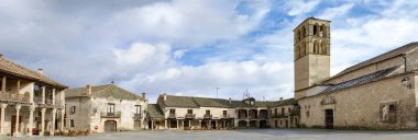 Pedraza, Segovia, İspanya; Mart 2018: Pedraza ortaçağ köyü Ana Meydan'a tipik mimari Cityscape