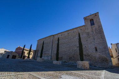 Alarcon, Cuenca, İspanya, Şubat 2017: Kilisesi, San Juan Bautista Alarcon Köyü