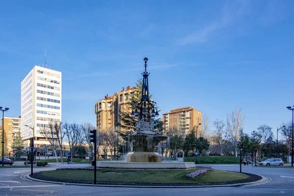 Albacete, İspanya, Şubat 2017: Kurbağalar Albacete şehir içinde Castile La Mancha ortasına Çeşmesi