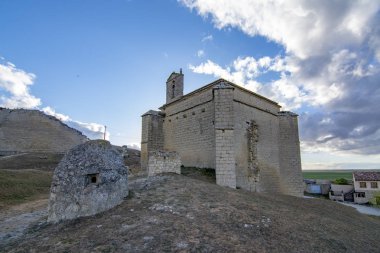 castle Ampudia Köyü, Palencia yakınındaki Santiago Hermitage