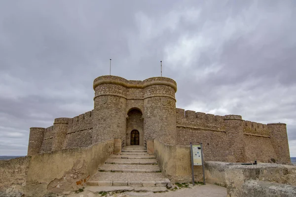Τσιντσιλά Montearagon Αλμπαθέτε Στην Ισπανία Φεβρουαρίου 2017 Πύλη Του Κάστρου — Φωτογραφία Αρχείου