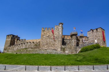 Ponferrada, Leon, İspanya; Haziran 2017: Leon Ponferrada şehir il kalede Templar görünümünü