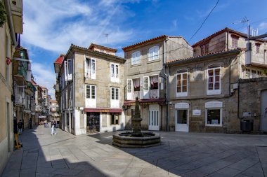 Pontevedra, Galiçya, İspanya; Eylül 2018: Pontevedra şehir tarihi merkezinde bir kare bir çeşme detayını