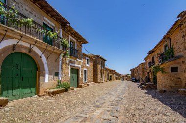 Castrillo de los Polvazares, Leon, İspanya, Haziran 2017: castrillo de Los Polvazares, kuzey batısında İspanya Ortaçağ köyün ana caddesi. Maragateria, kaç yerlerden biri