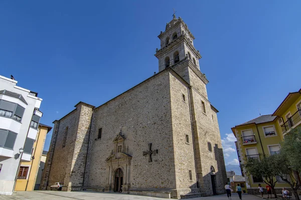 Ponferrada Leon Spanje Juni 2017 Uitzicht Klokkentoren Basiliek Van Encina — Stockfoto