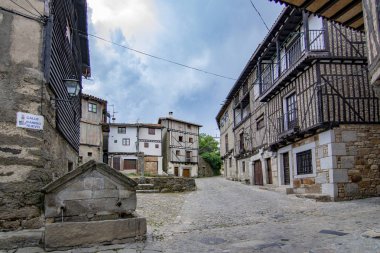 Alberca, Salamanca, İspanya; Haziran 2015: Çeşme ve Binalar, ortaçağ köyü, La Alberca Salamanca il