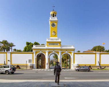 Cartagena, Murcia, İspanya; Şubat 2017: İspanyolca Deniz Piyade deniz üssü olarak da bilinen Arsenal Cartagena girişinde dışında heykeli