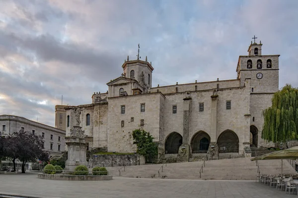 Uitzicht op de kathedraal in Santander, Spanje — Stockfoto