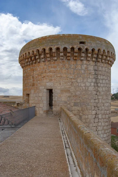 Замок в Torrelobaton, Вальядолід — стокове фото
