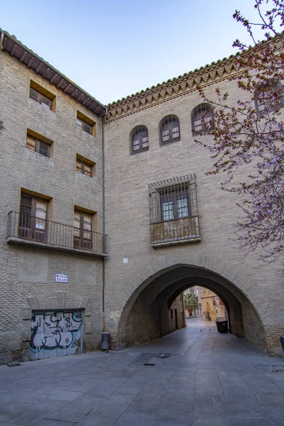 Passages entre la cathédrale et le palais épiscopal de Saragosse — Photo