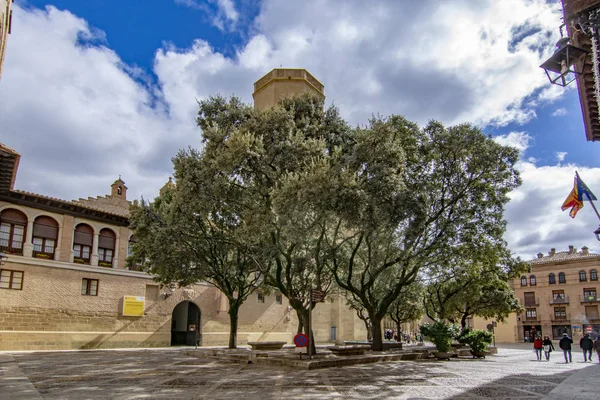 Meydanı ve Saint Mary Huesca Katedrali — Stok fotoğraf