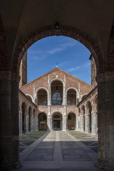 Basilica of Saint Ambrose  in Milan, Italy — Stock Photo, Image