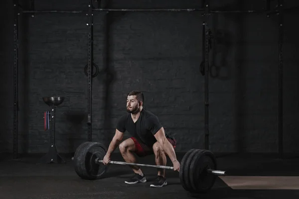 Jonge Crossfit Atleet Deadlift Oefening Met Zware Barbell Sportschool Doet — Stockfoto