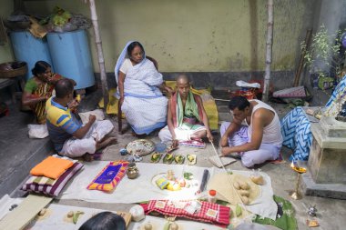 Malda, Hindistan... 25 Şubat 2019 Bengal ailesinin bir Hindu Bengali ailesinin cenaze töreni.